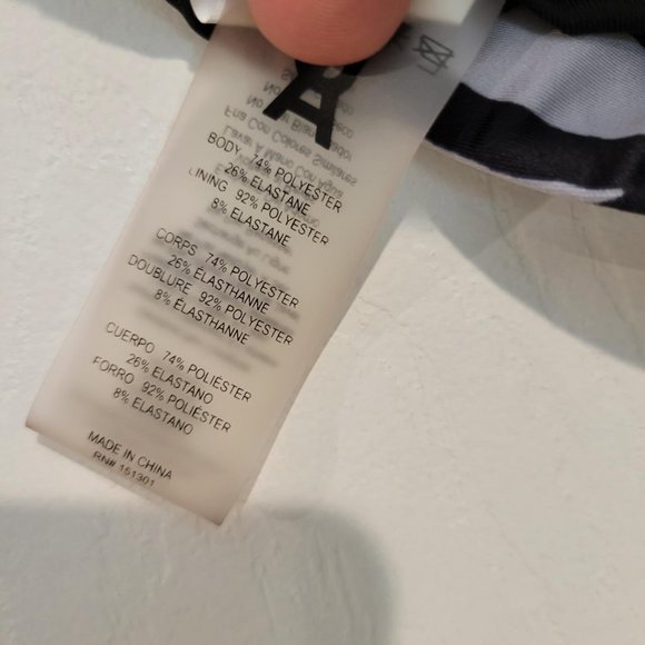 Good America Upper Cut Sports Bra - Picture 5 of 7